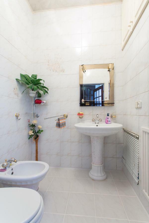 Apartment In The Center Of Kharkiv Exterior photo